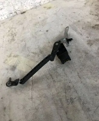 Volvo XC40 Headlight/headlamp level sensor 32221467