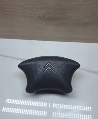 Steering wheel airbag