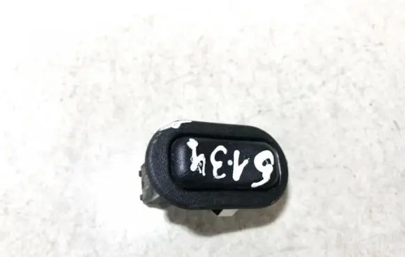Opel Zafira A Electric window control switch 90561388 13353100