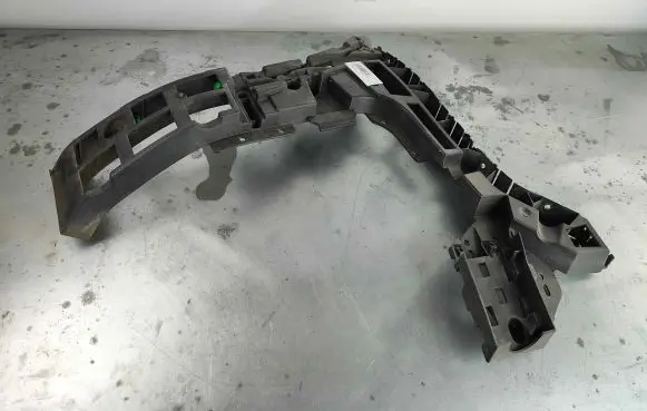 Volvo XC90 Bumper support mounting bracket corner 31407730 31353407