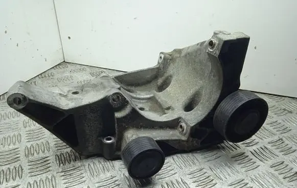 BMW 5 F10 F11 Generator/alternator bracket 7802639