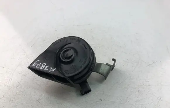Volvo XC70 Horn signal A046522