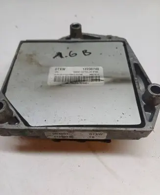 Opel Astra H Engine control unit/module 12230740 MT35E