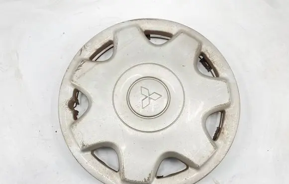 Mitsubishi Carisma R14 wheel hub/cap/trim 72107 65004