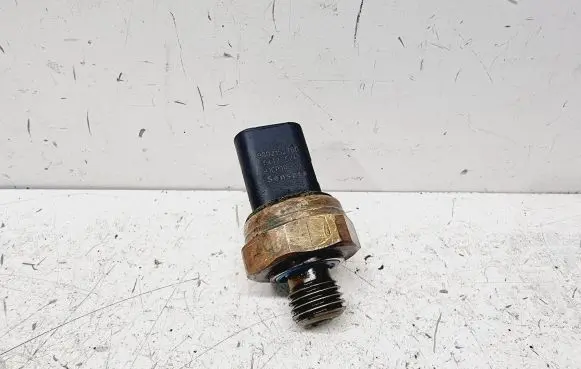 Peugeot 3008 II Oil pressure sensor 9802152780