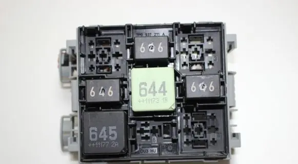 Volkswagen Touareg II Fuse box set 7P0937211A