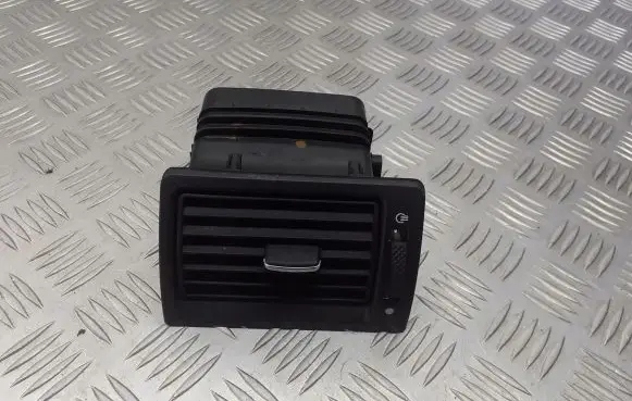 Ford Mondeo Mk III Dashboard side air vent grill/cover trim