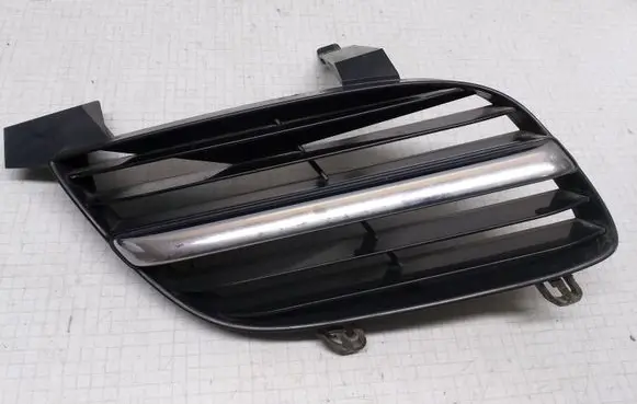 Nissan Almera N16 Front bumper upper radiator grill 62322BM400
