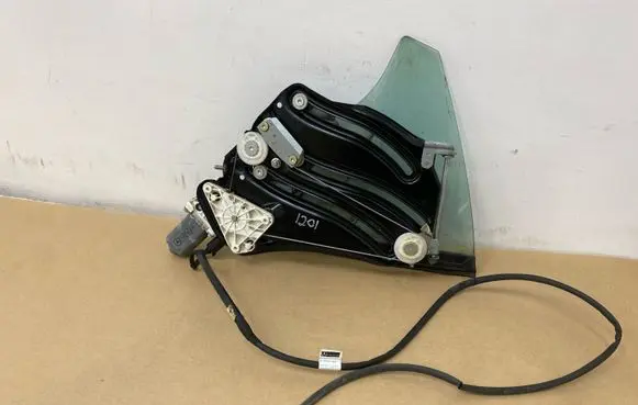 Mercedes-Benz SLK R172 Rear door window regulator with motor A1728201404