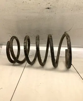 Nissan X-Trail T30 Rear coil spring