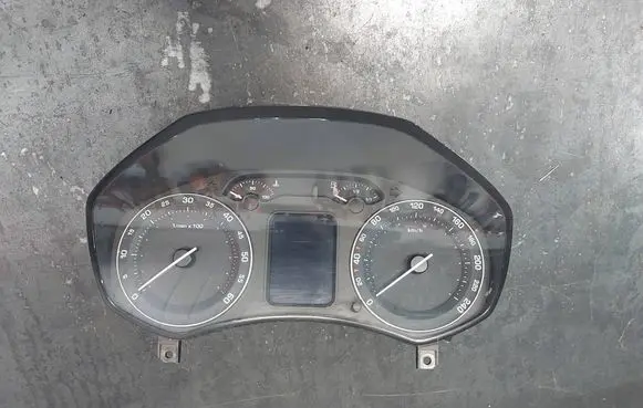 Skoda Octavia Mk2 (1Z) Speedometer (instrument cluster) 1Z0920841D