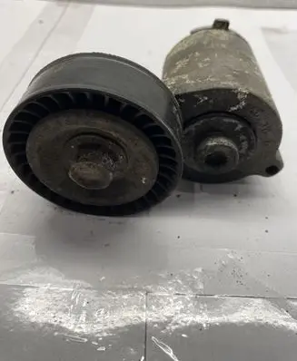Volkswagen Jetta V Generator/alternator belt tensioner 07K903315G