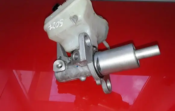 Audi A8 S8 D4 4H Master brake cylinder 8K0611301A