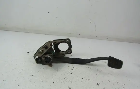 Toyota Yaris Verso Brake pedal 