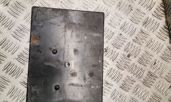 Nissan Qashqai Fuse box cover 24428