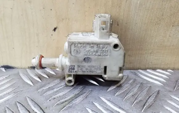 Fuel tank cap lock motor