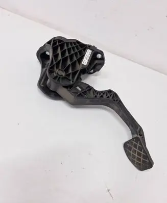 Volkswagen Touran I Clutch pedal 1T1721059AM