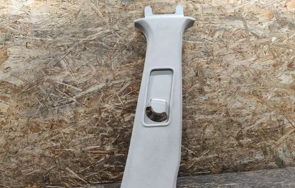 Land Rover Discovery 4 - LR4 (B) pillar trim (top) 631240011