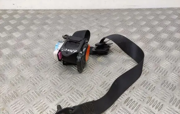 Mercedes-Benz B W246 W242 Front seatbelt