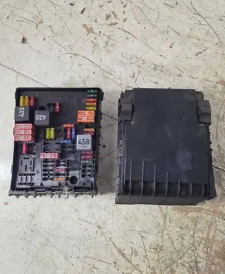 Volkswagen Touran I Fuse box set L1T000034 1K0937804B 1K0937800G