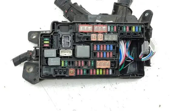 Toyota C-HR I Fuse module 82115F4280