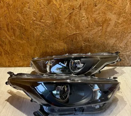 Mazda 2 Headlights/headlamps set