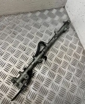 Jeep Grand Cherokee (WJ) Fuel main line pipe