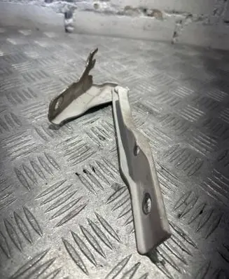 Seat Leon (1P) Engine bonnet/hood hinges 6r0823301