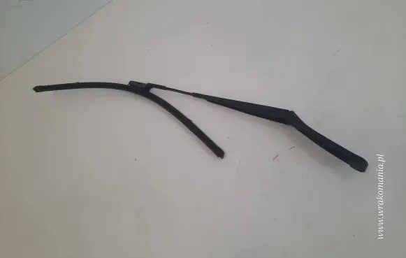 Volkswagen PASSAT B6 Front wiper blade arm