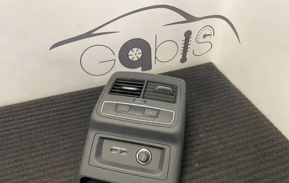 Audi A5 Rear air vent grill 8W0864376 8W0863324A