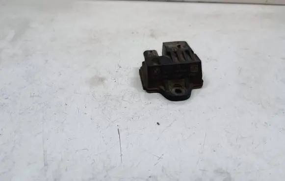 BMW 3 E90 E91 Glow plug pre-heat relay 8570087