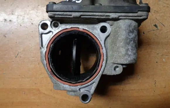 Volkswagen Caddy Engine shut-off valve 03G128063M
