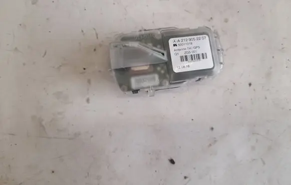 Mercedes-Benz CLA C117 X117 W117 Aerial GPS antenna A2129052207