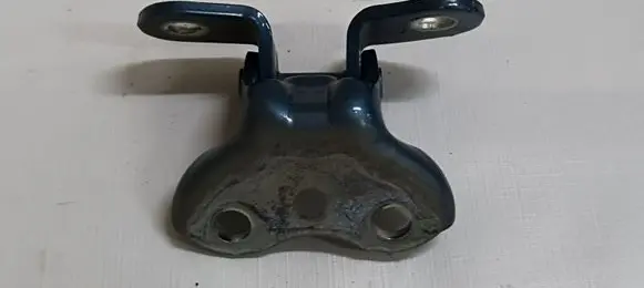 Toyota Auris E180 Front door lower hinge 