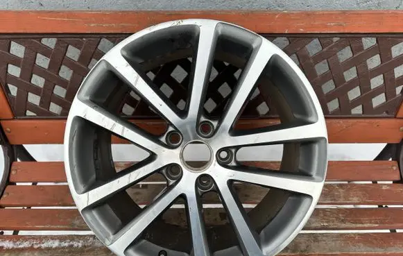 Volkswagen Golf VI R18 alloy rim 