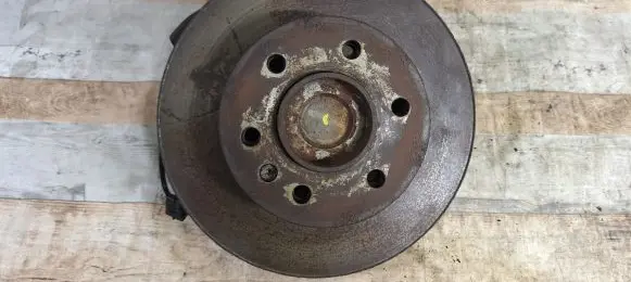 Volkswagen Crafter Front wheel hub