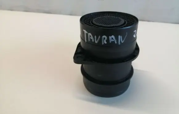 Volkswagen Touran I Mass air flow meter 0281002461 074906461B 816