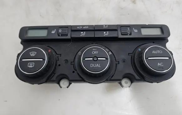 Volkswagen PASSAT B6 Climate control unit