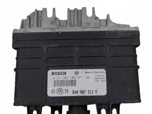 Volkswagen Golf III Engine control unit/module 8A0907311M
