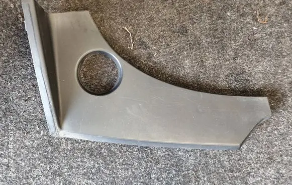 Audi TT Mk1 Rear/tail light trim molding 8N0807533