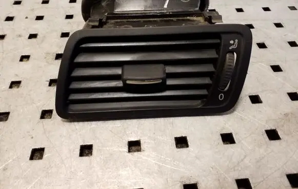 Volkswagen PASSAT B6 Dash center air vent grill 05773001