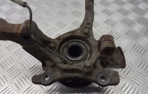 Opel Astra H Front wheel hub spindle knuckle