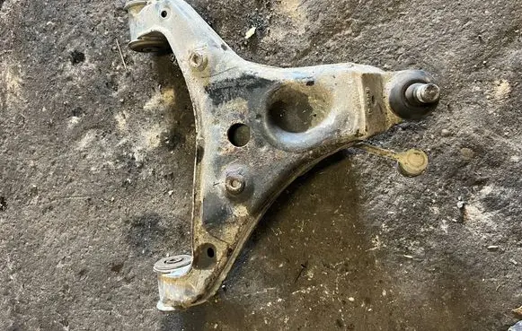 Mercedes-Benz Sprinter W906 Front lower control arm/wishbone