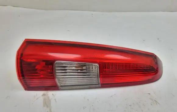 Volvo V70 Rear/tail lights 9154493