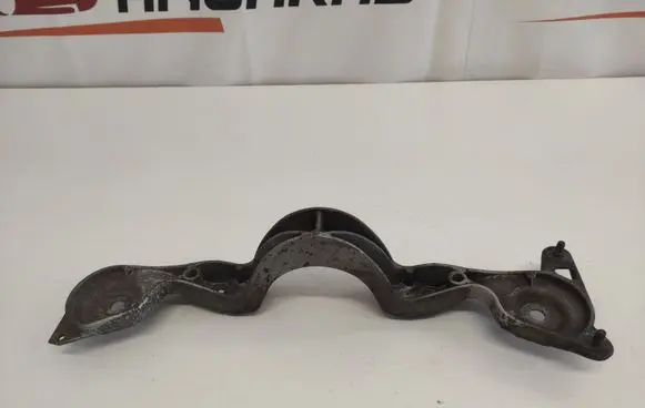 BMW 3 E46 Rear differential/diff mount bracket 1095990