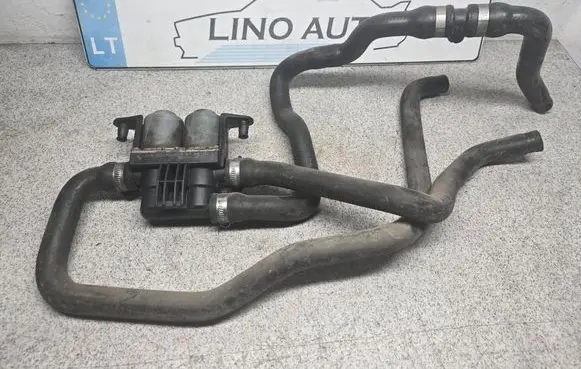 BMW 5 E60 E61 Coolant heater control valve 8374995