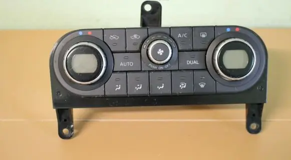 Nissan Qashqai Climate control unit 27500JD45C
