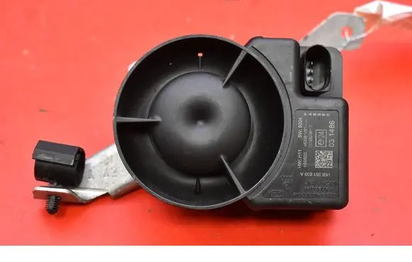 Porsche Cayenne (9PA) Horn signal 1K8951605A