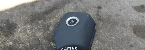 Renault Captur II Engine start stop button switch 683106704R