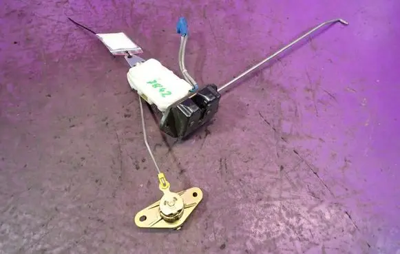 Suzuki Liana Tailgate/trunk/boot lock/catch/latch 